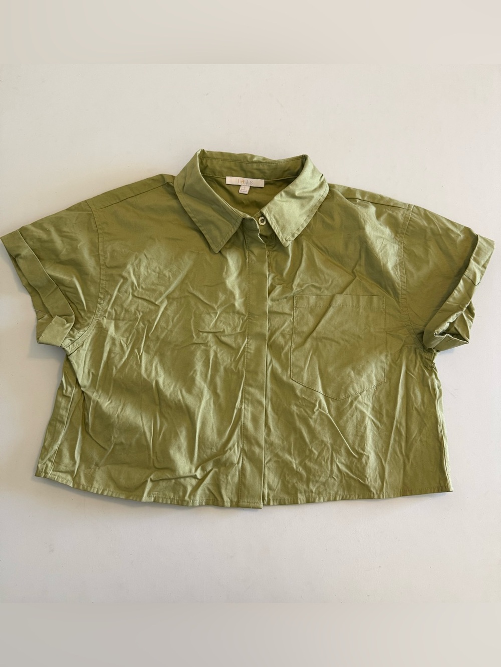 iris Olive Green Button-Up Cropped Shirt Size S